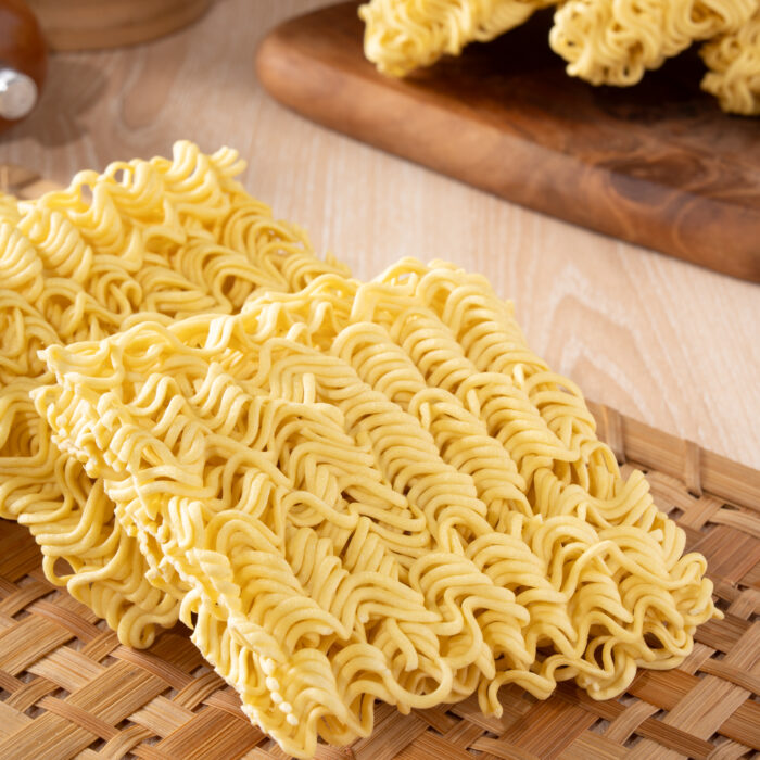 Mie Kering vs. Mie Segar: Mengapa Mie Kering Lebih Unggul